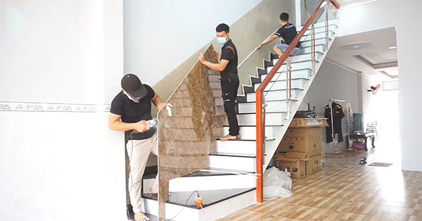 Thi công tấm nhựa ốp cầu thang tại Bắc Giang